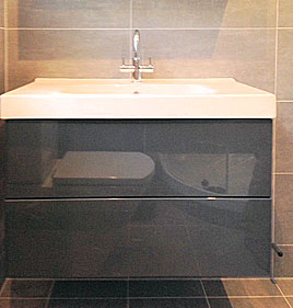 Bathroom wall mounted wash basin unit